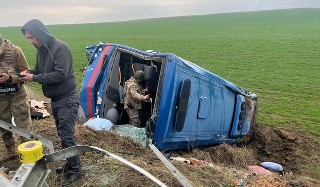 Diyarbakır’da cezaevi aracı şarampole yuvarlandı: 20 yaralı