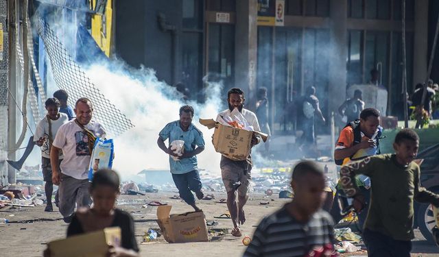 Papua Yeni Gine'deki şiddet olaylarında 16 kişi öldü