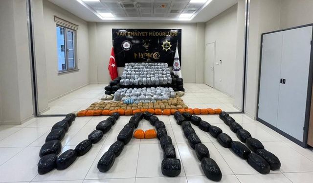 Van'da 2023'te 9 ton 981 kilo 928 gram uyuşturucu ele geçirildi