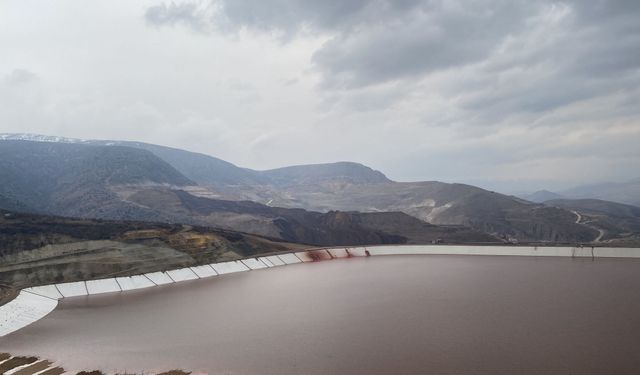 Sabırlı Deresi'nin Fırat Nehri'ne ulaştığı menfezin kapakları kapatıldı