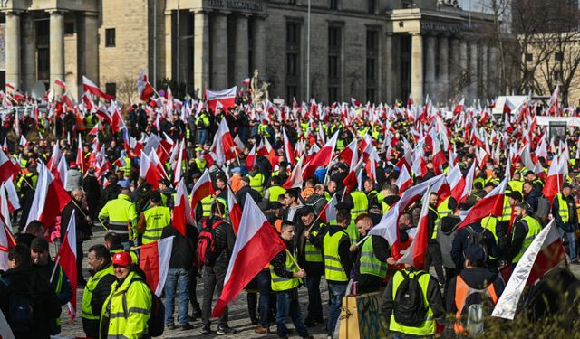 Polonya'da binlerce çiftçi, AB'nin tarım politikalarını protesto etti