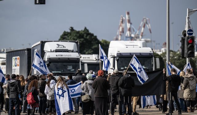 Siyonist işgalciler Gazze'ye yardımların girmesini engelliyor