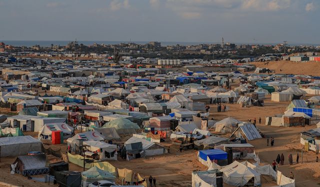 700 bin Filistinli gıda ve ilaçtan yoksun