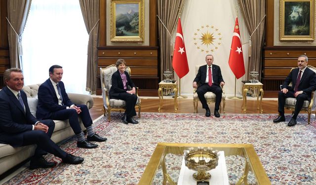 Erdoğan, ABD'li Senatörler Shaheen ve Murphy ile görüştü