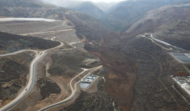 Erzincan'da maden sahasında toprak kayması: 7 gözaltı