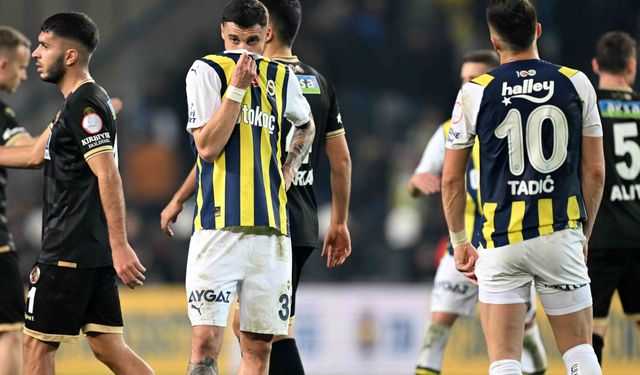 Fenerbahçe liderliği Kadıköy'de bıraktı