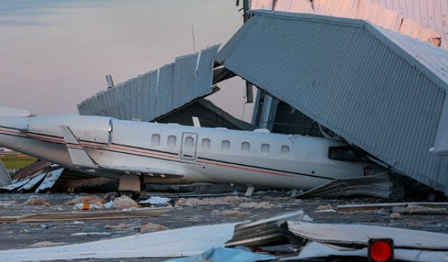 ABD'de havalimanında hangar çöktü: 3 ölü, 9 yaralı