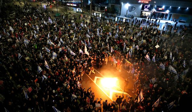 Siyonist İsrail'de Netanyahu hükümeti protesto edildi