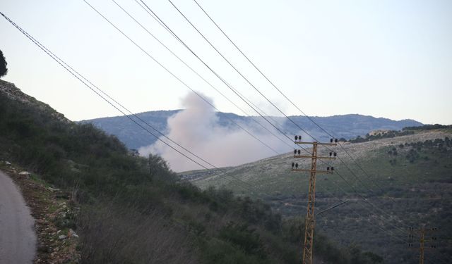 İşgalci İsrail'in saldırıları nedeniyle Lübnan'ın bazı beldelerinde elektrik kesildi