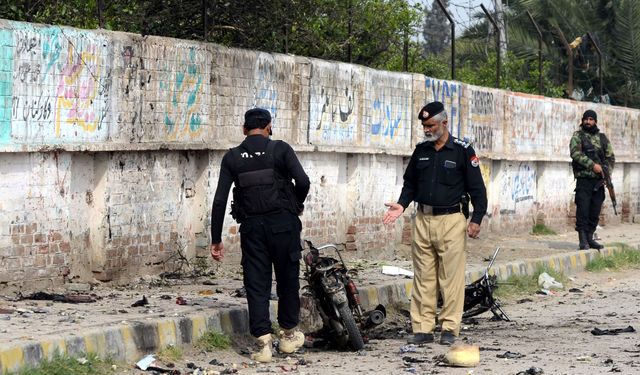 Pakistan'da bombalı saldırı