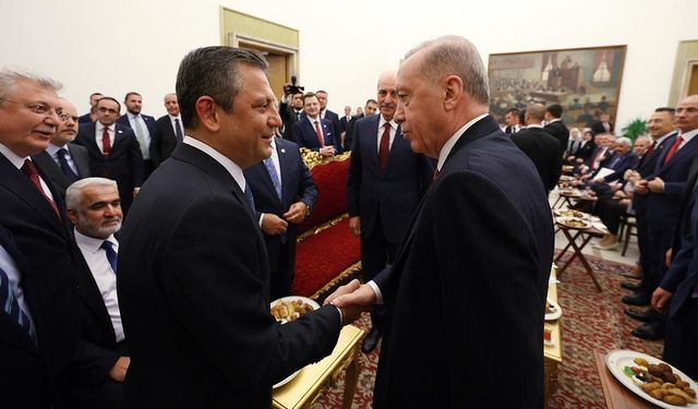 Cumhurbaşkanı Erdoğan Özgür Özel ile perşembe günü bir araya gelecek