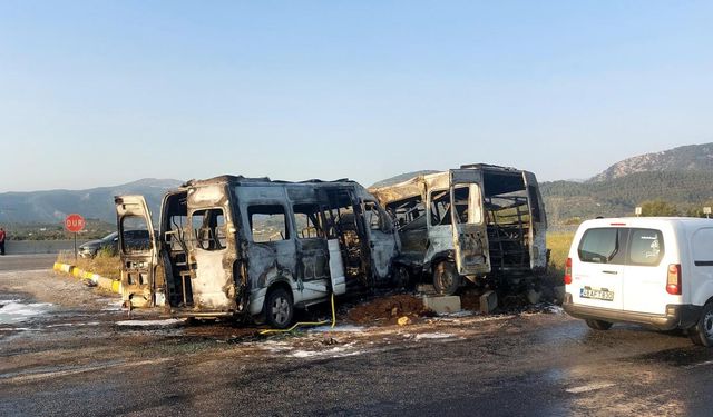 Muğla'da iki minibüs çarpıştı: 4'ü ağır 14 yaralı