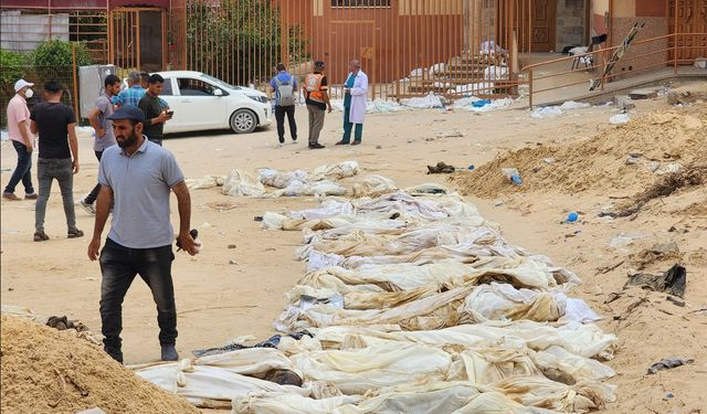Şifa Hastanesinde bulunan toplu mezardan 49 cenaze daha çıkarıldı
