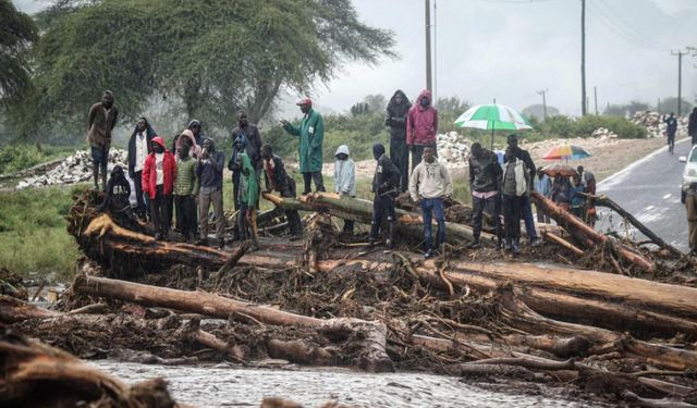 Papua Yeni Gine'de heyelan ve sel: 100'den fazla kişi hayatını kaybetti