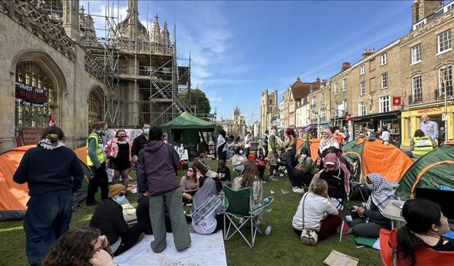 Cambridge öğrencileri sordu: Üniversite Rusya'ya yaptığı gibi İsrail ile ilişkilerini neden kesmiyor?