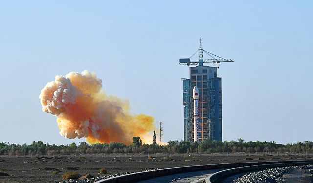 Çin, "Şıyan" sınıfı deney ve gözlem uydusunu fırlattı