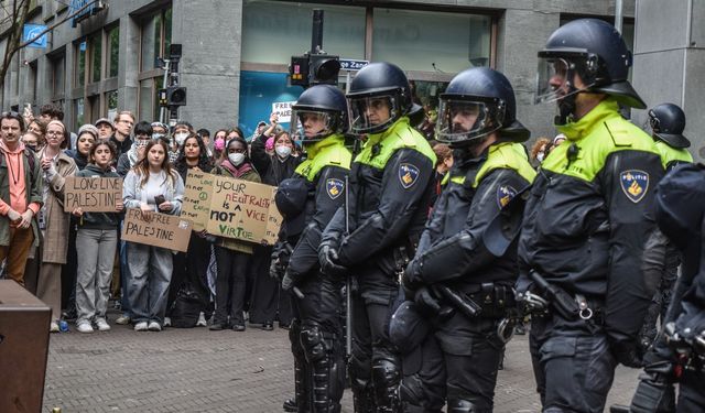 Londra'da Filistin'e destek gösterisinde 40 kişi gözaltına alındı