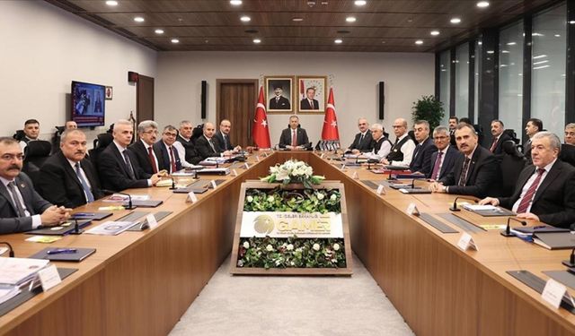 İçişleri Bakanı Yerlikaya başkanlığında Güvenlik Toplantısı düzenlendi