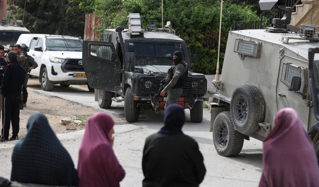 Batı Şeria'daki baskınlarda 25 Filistinli esir alındı