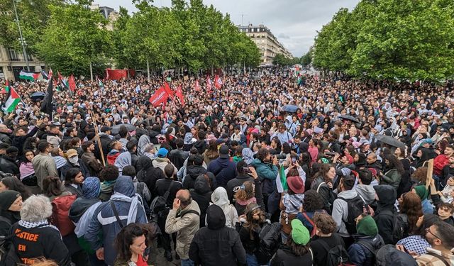 Paris'te Filistinlilerle dayanışma gösterisi düzenlendi