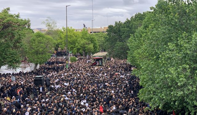 İran Cumhurbaşkanı Reisi için Tebriz'de cenaze töreni düzenlendi