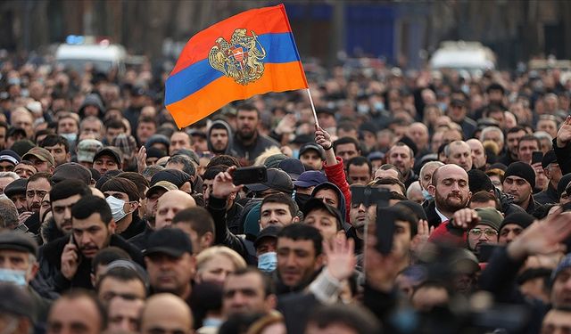 Ermenistan'da Azerbaycan protestosu: 226 gözaltı