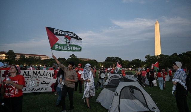 Gazze destekçisi göstericiler, Beyaz Saray'ın karşısında kamp kurdu