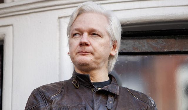 WikiLeaks'in kurucusu Assange Avustralya'ya gitti