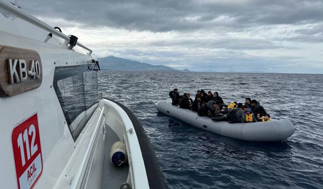 İzmir açıklarında 101 düzensiz göçmen yakalandı