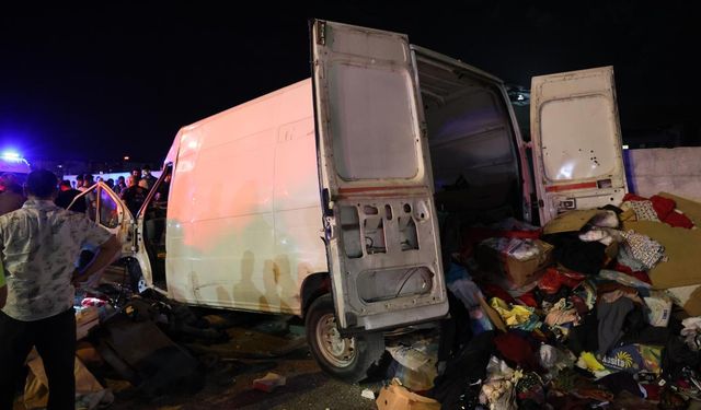 Elazığ'da minibüs devrildi: 1 ölü, 7 yaralı