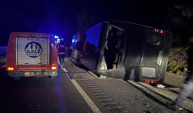 Kastamonu'da yolcu otobüsü devrildi: 10 yaralı