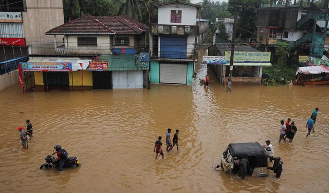 Sri Lanka'da sel ve heyelanda 10 kişi öldü