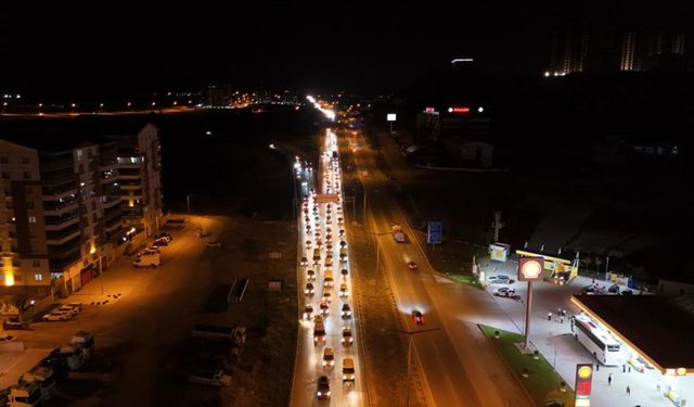 43 ilin geçiş güzergahında trafik yoğunluğu