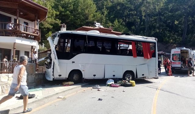 Muğla'da tur otobüsünün freni boşaldı: 1 ölü, 32 yaralı