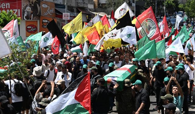 Hamas lideri Heniyye için Lübnan'ın farklı kentlerinde gıyabi cenaze namazı kılındı