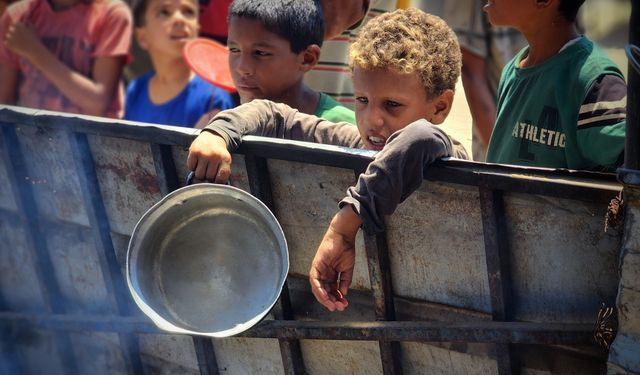 Gazze hükümeti: İsrail ve ABD, açlığı Gazze'de sivillere karşı baskı aracı olarak kullanıyor