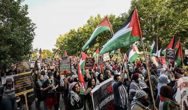 ABD'de Filistin destekçisi binlerce gösterici Gazze için yürüdü