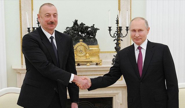 Azerbaycan Cumhurbaşkanı Aliyev, Vladimir Putin'i evinde ağırladı