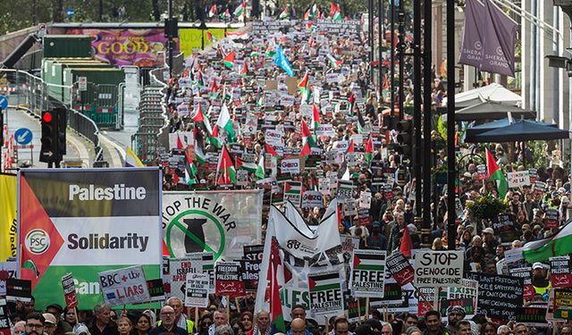 Siyonist İsrail'in saldırıları Londra'da protesto edildi