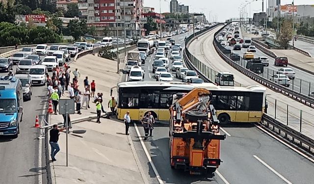 İETT otobüsü kaza yaptı, Edirne istikameti trafiğe kapandı