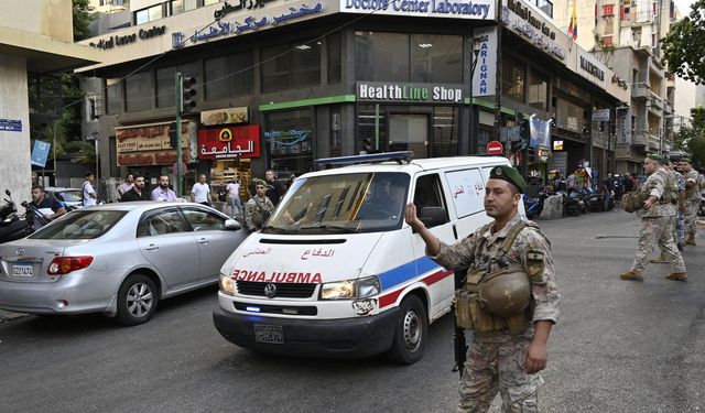 Katil İsrail'in Lübnan saldırılarında 9 sağlık personeli yaralandı