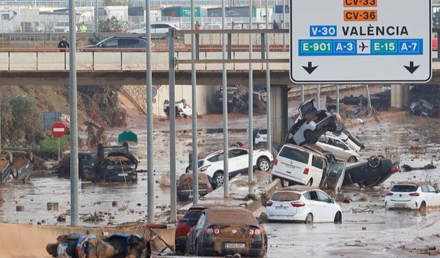 İspanya'daki sel felaketinde can kaybı 158'e çıktı