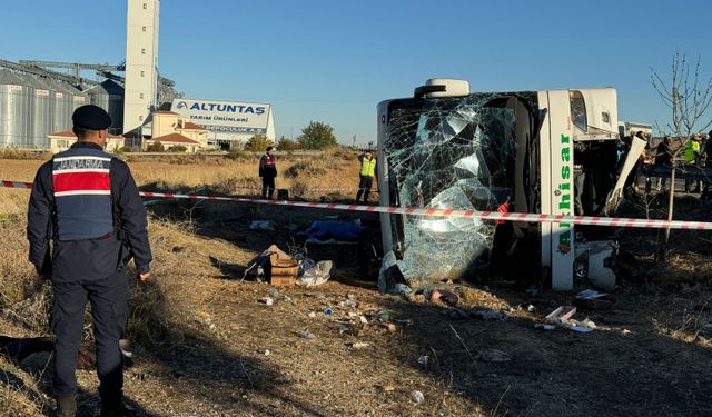 Aksaray'da yolcu otobüsü devrildi: 6 kişi hayatını kaybetti