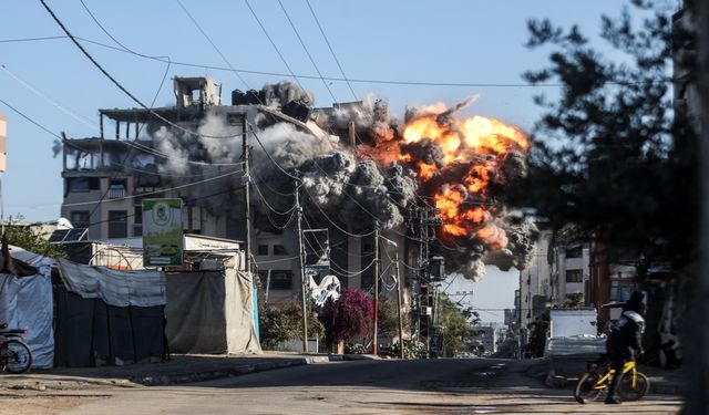 Gazze'de soykırım sürüyor: 19 şehit