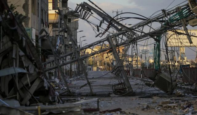 Gazze 13 aydır karanlıkta: Elektriksizlik hayatı durma noktasına getirdi