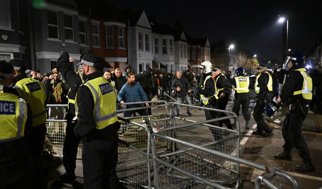 Londra'da terör örgütü PKK yandaşları polisle çatıştı