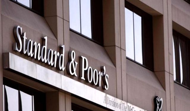 S&P, Türkiye'nin kredi notunu yükseltti