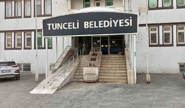 İki belediyeye kayyum kararı