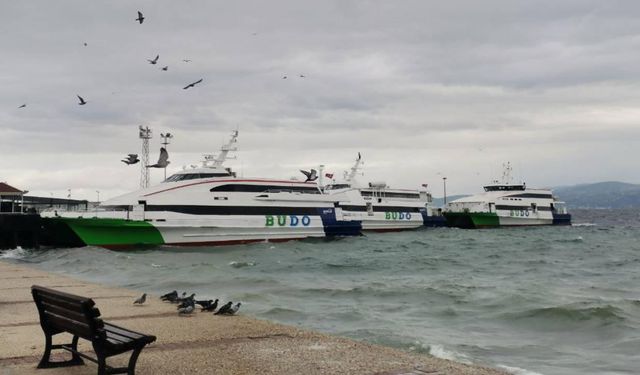 Marmara'da hava koşulları nedeniyle bazı seferler iptal edildi