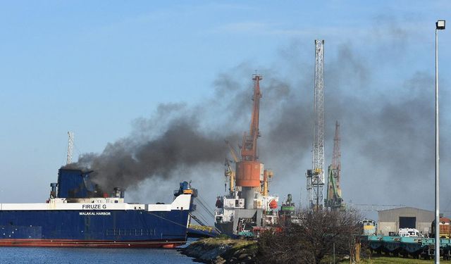 Samsun'da kuru yük gemisinde yangın